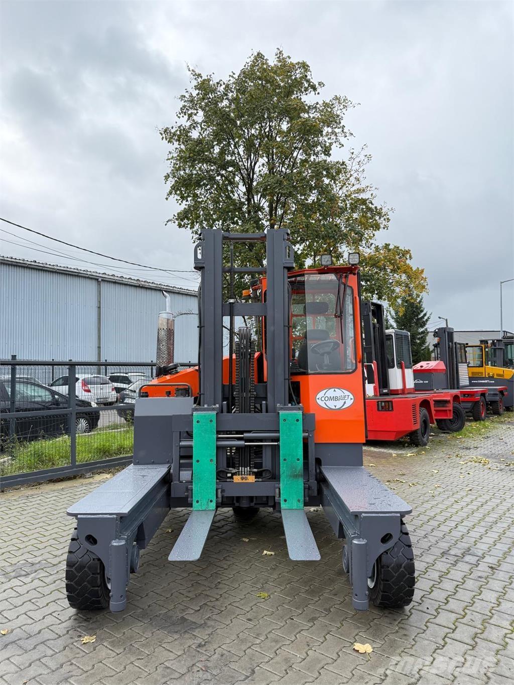 Combilift C5000 XL 4-way reach trucks