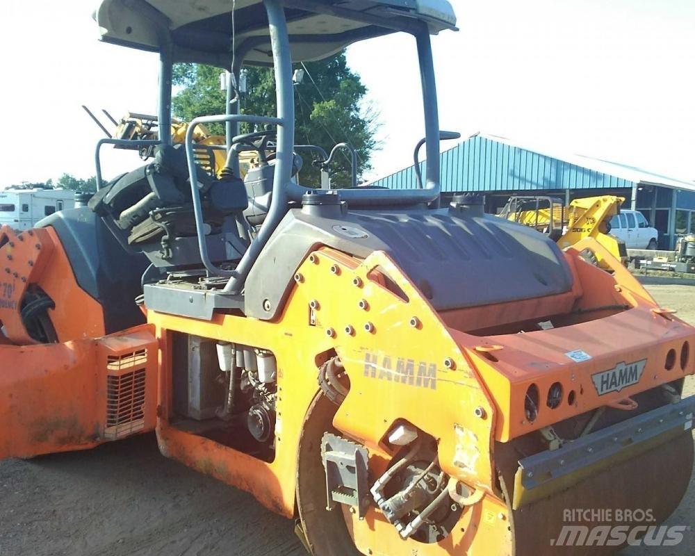 Hamm HD70 Crawler dozers