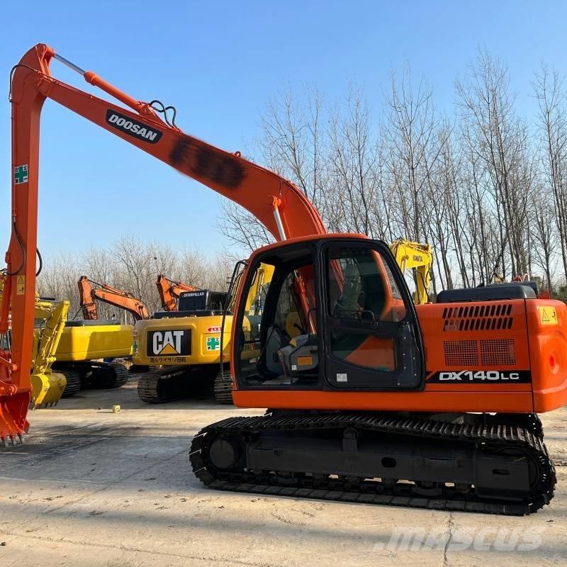 Doosan DX 140 Midi excavators  7t - 12t