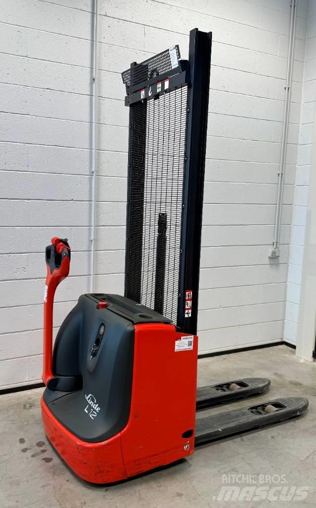 Linde L12i/1172 Pedestrian stacker