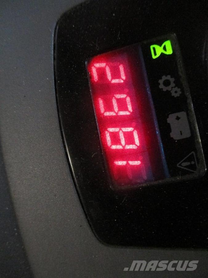 Toyota LPE200 Low lifter with platform