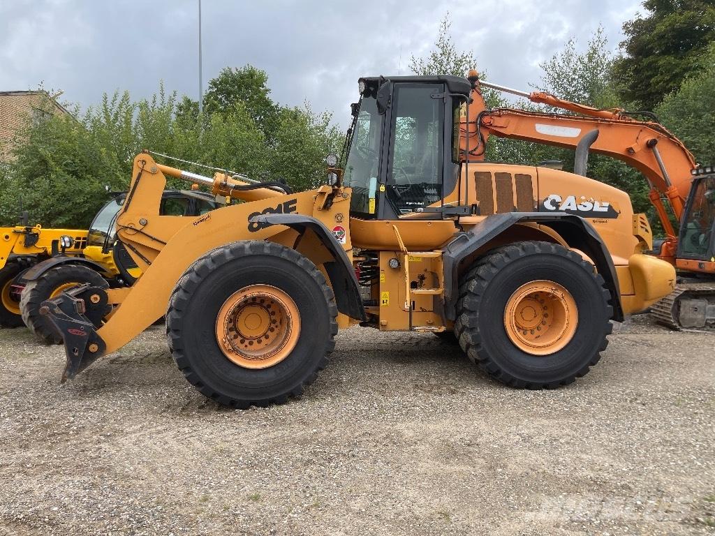 CASE 821 E Wheel loaders