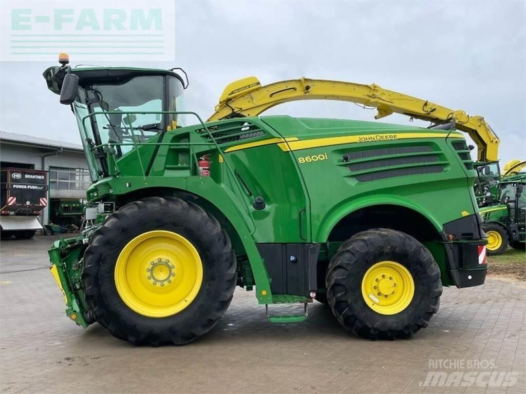 John Deere 8600 Self-propelled foragers