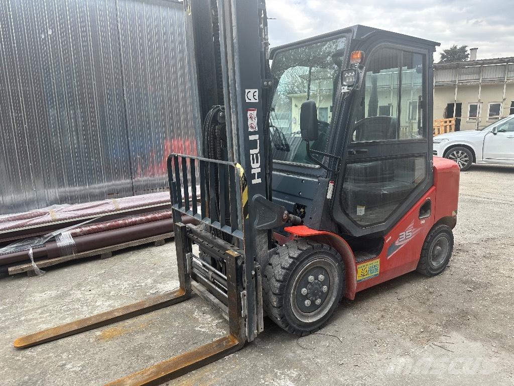 Heli CPCD 35 Diesel trucks