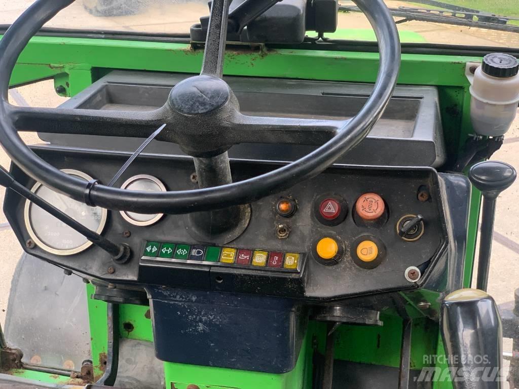 Deutz-Fahr D7207C Tractors