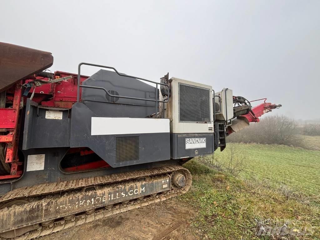 Sandvik QJ 241 Mobile crushers