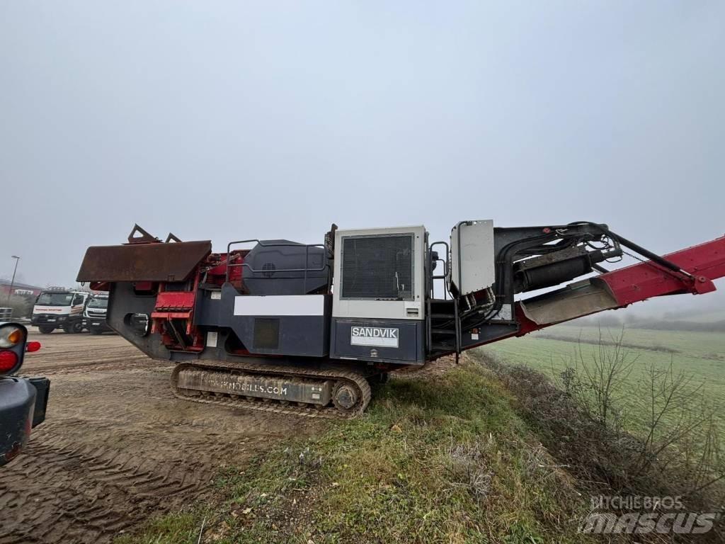 Sandvik QJ 241 Mobile crushers