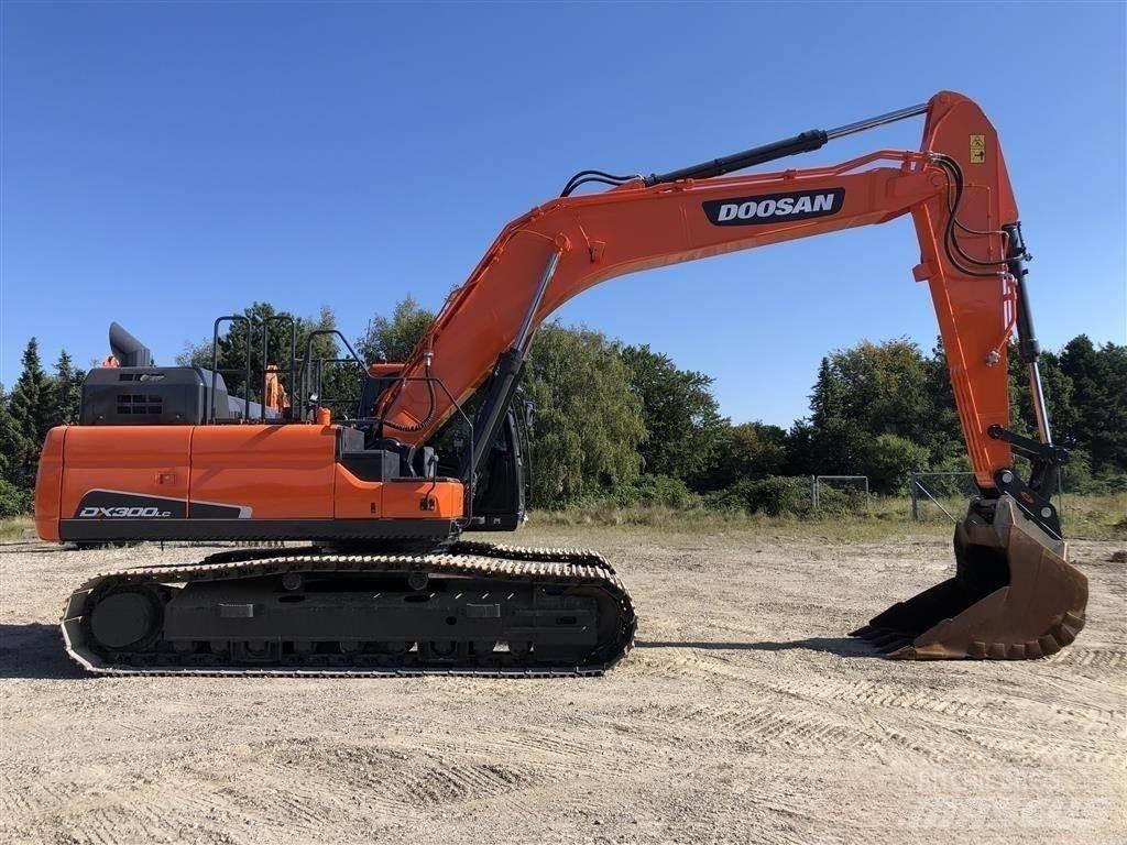 Doosan DX 300 Crawler excavators