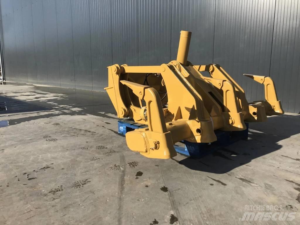 CAT 140G Scarifiers