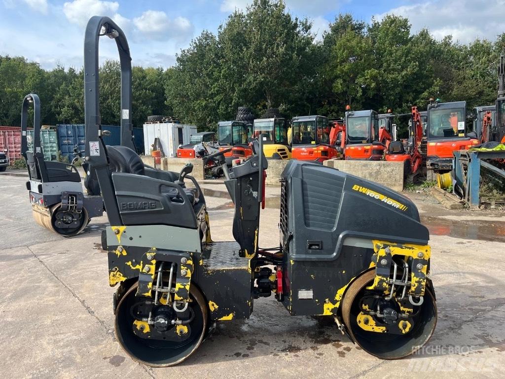 Bomag BW 100 AD M-5 Twin drum rollers