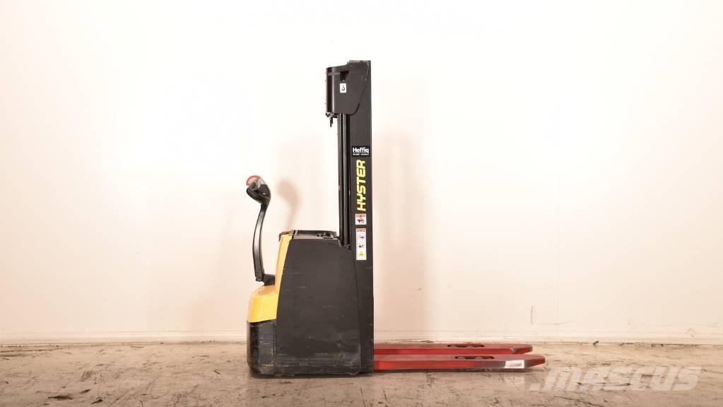 Hyster S 1.6 Pedestrian stacker