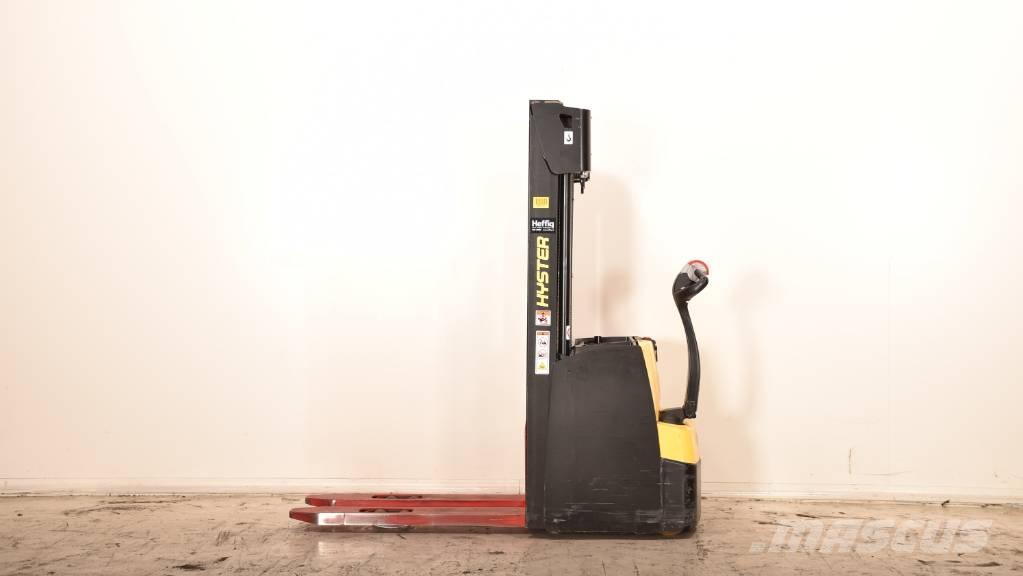 Hyster S 1.6 Pedestrian stacker
