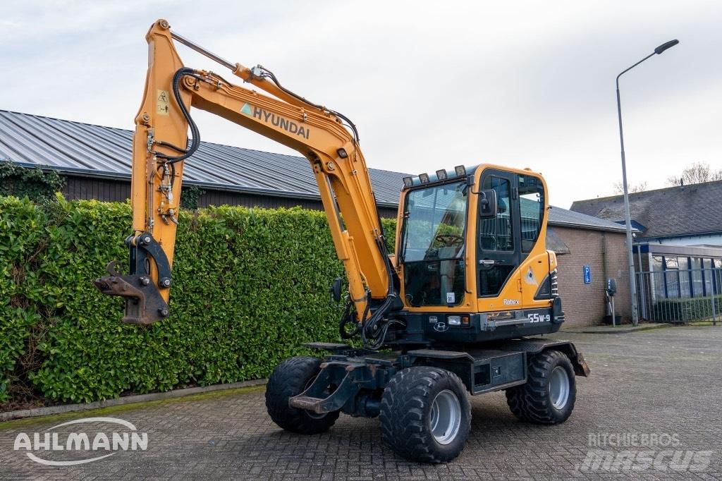 Hyundai R55W-9A Wheeled excavators