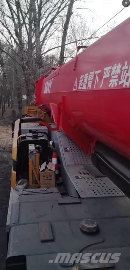 Sany SAC4000C8-8 All terrain cranes