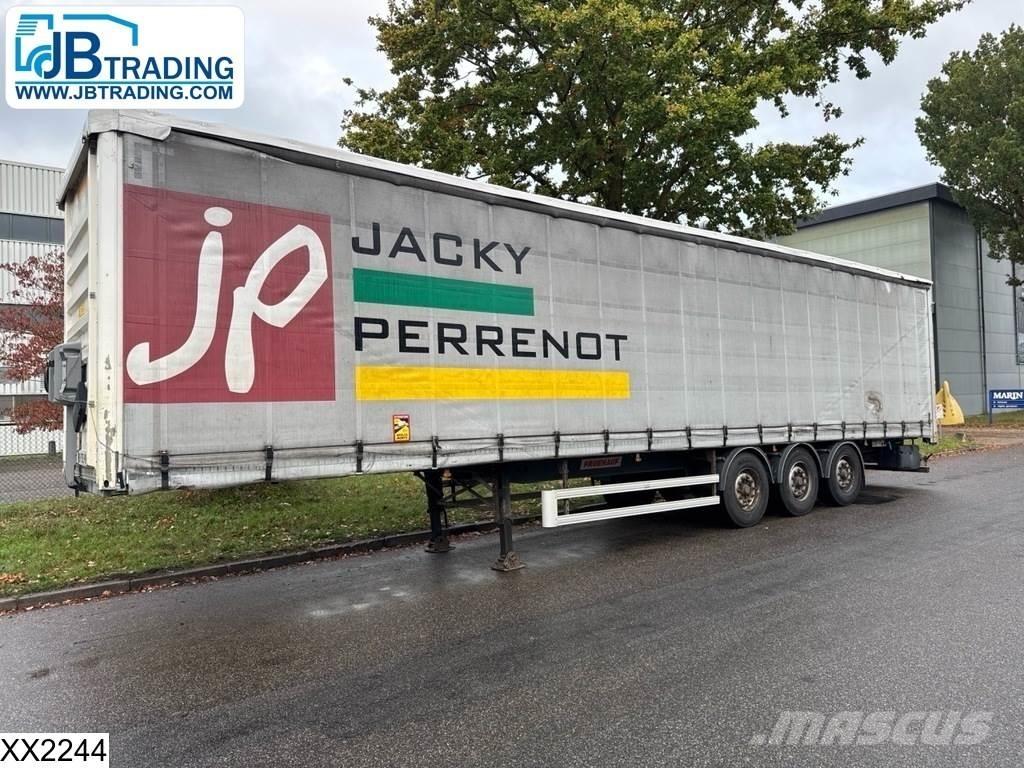 Fruehauf Tautliner Curtainsider semi-trailers