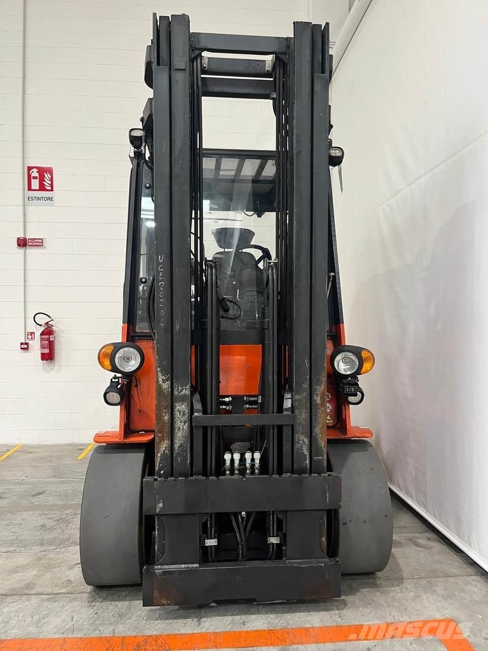  Z70H Electric forklift trucks