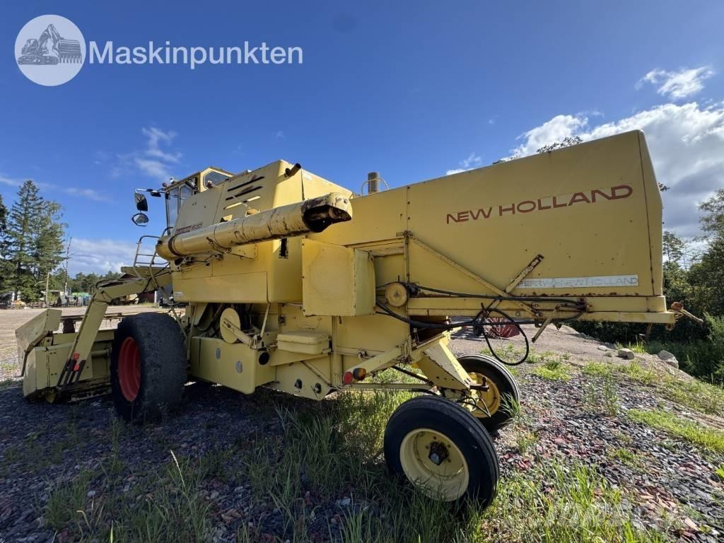 New Holland 1530 Combine harvesters