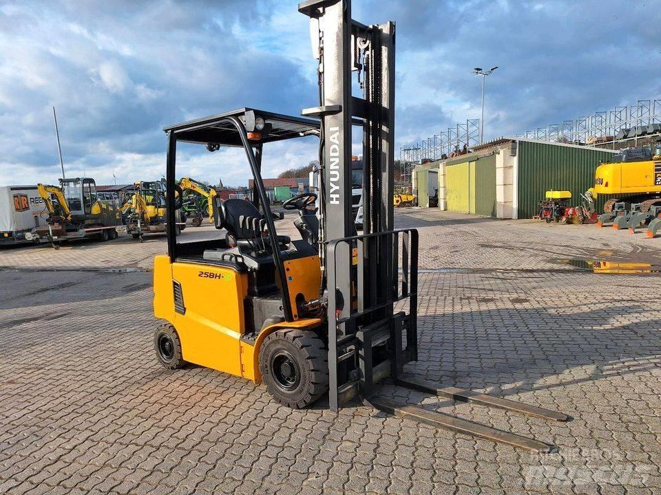 Hyundai 25 BH-9 Construction - Others