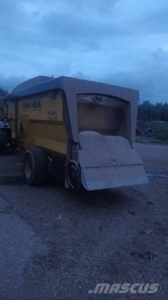  Matrix Argon Plus 16 Mixer feeders
