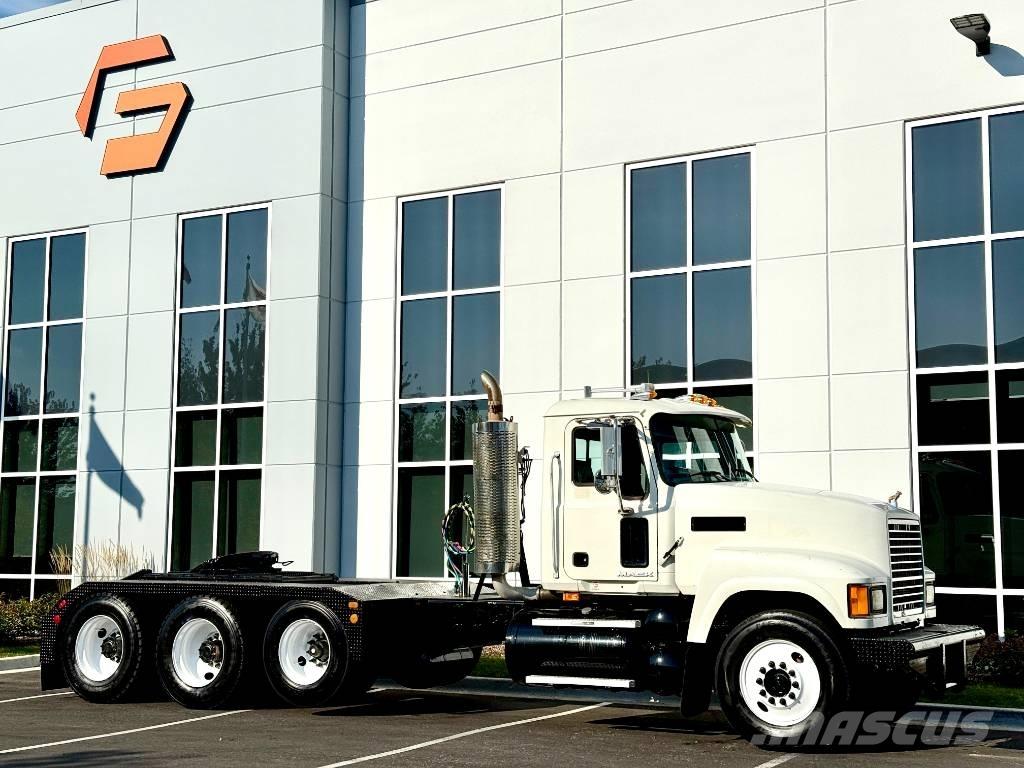 Mack CHU 613 Tractor Units