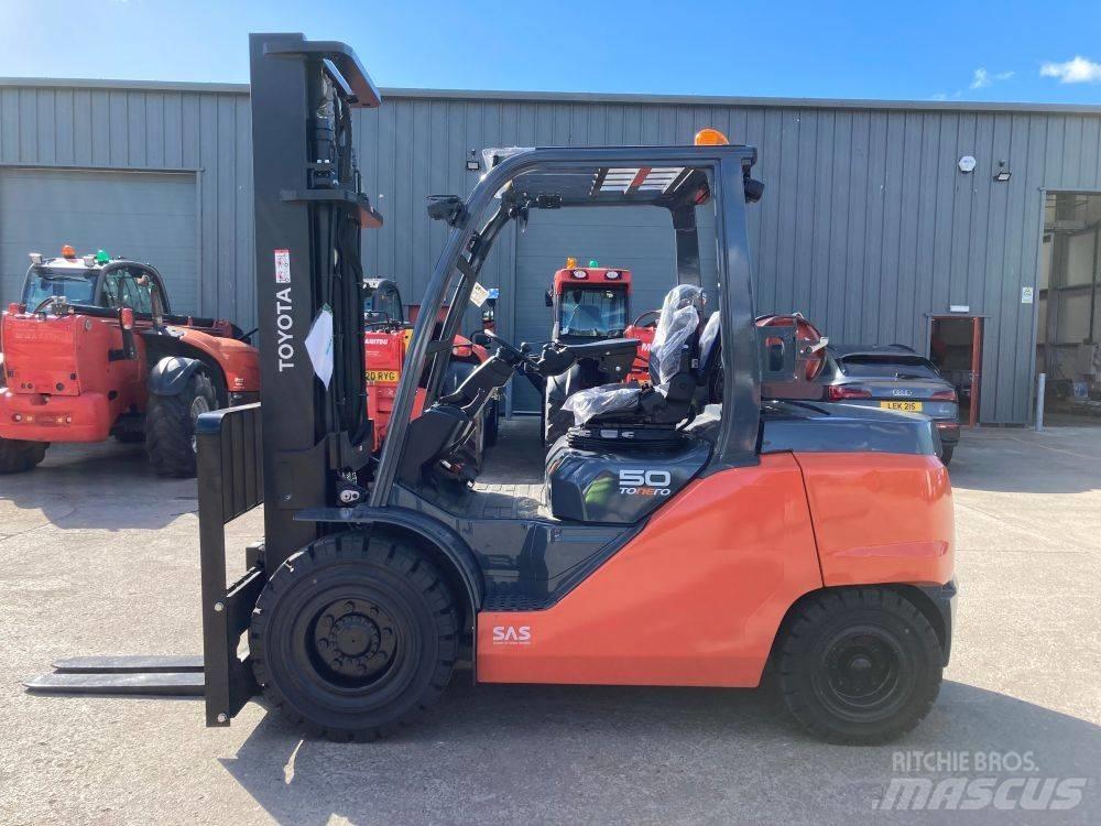 Toyota 8FG45F LPG trucks