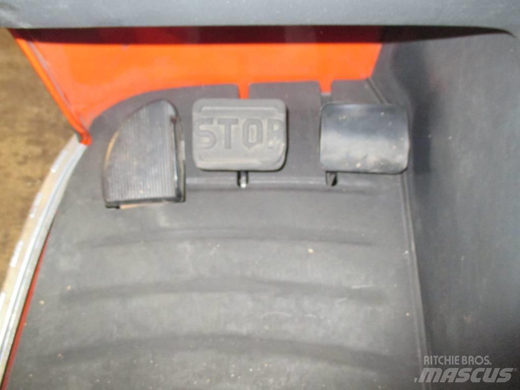 Linde R 16 HD Reach trucks