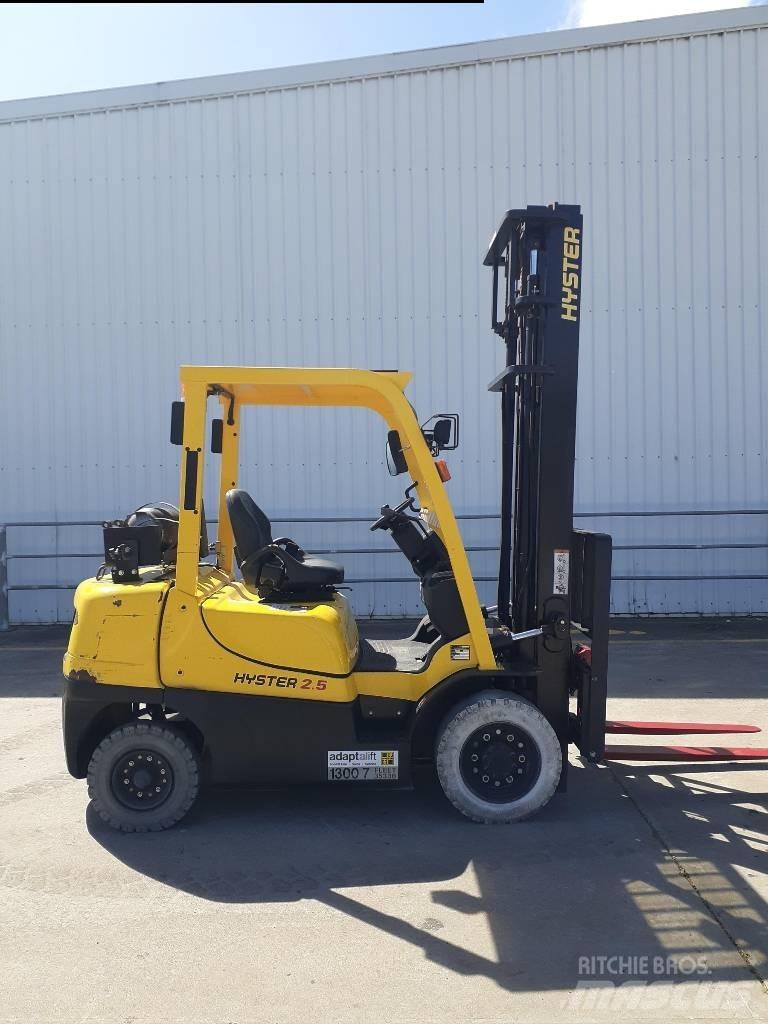 Hyster H2.5XT LPG trucks