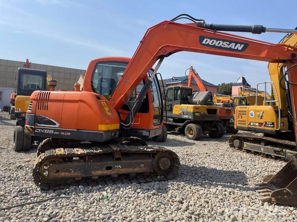 Doosan DX 85 Midi excavators  7t - 12t