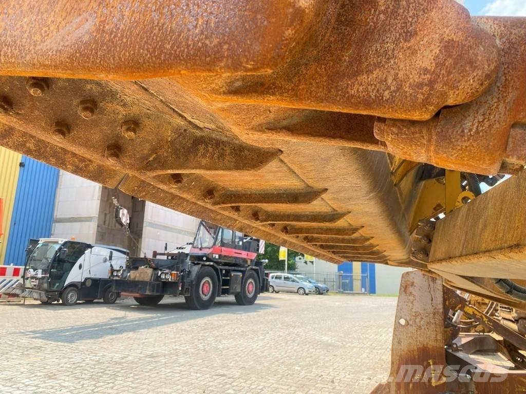 CAT D6T NVT Crawler dozers