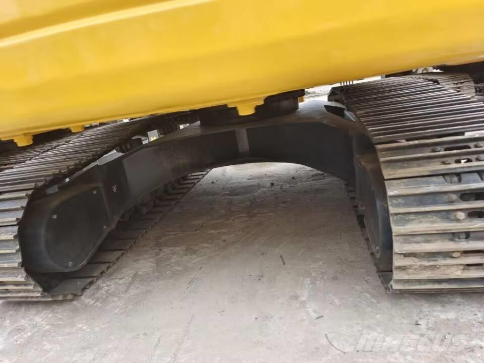 Komatsu PC 200 Crawler excavators