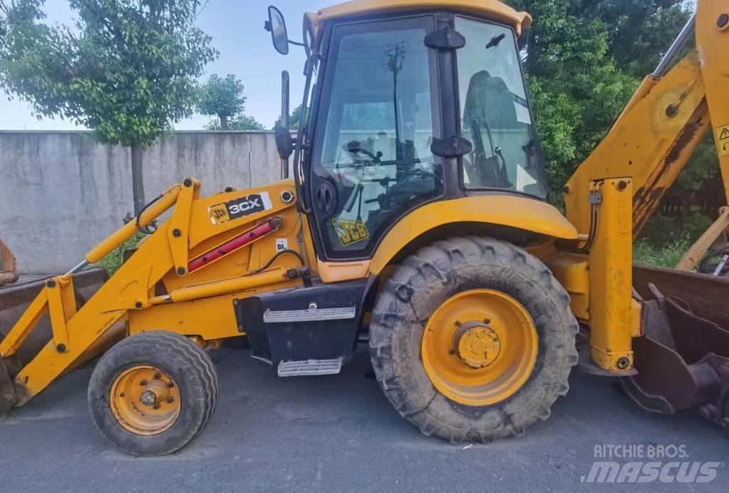 JCB 3 CX Backhoe loaders