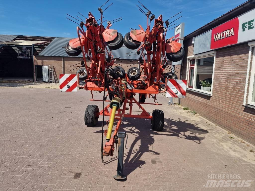 Kuhn GF 10802 T Rakes and tedders