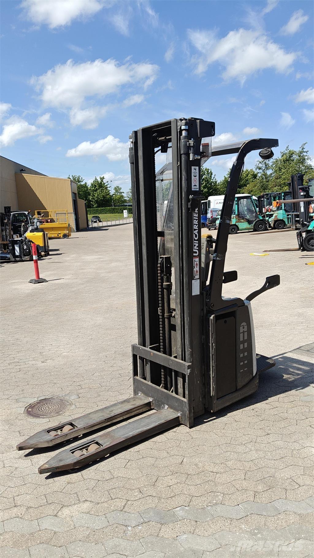 Atlet PSP160 Self propelled stackers