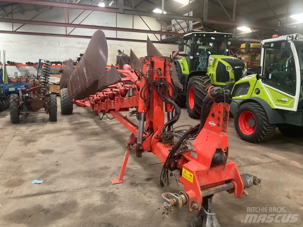 Kuhn Vari-Manager Reversible ploughs