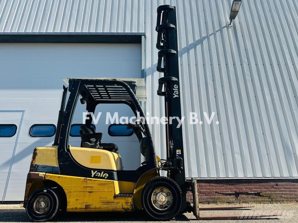Yale GDP 25 VX Diesel trucks
