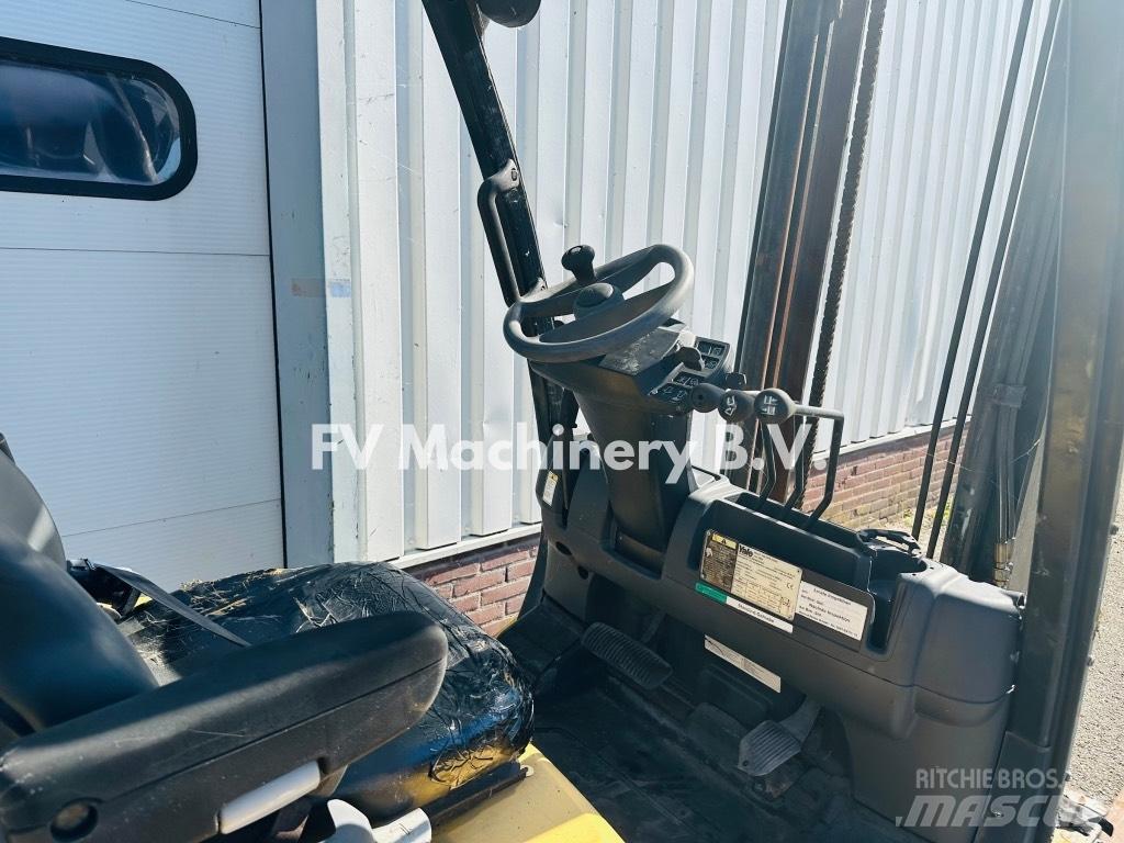 Yale GDP 25 VX Diesel trucks