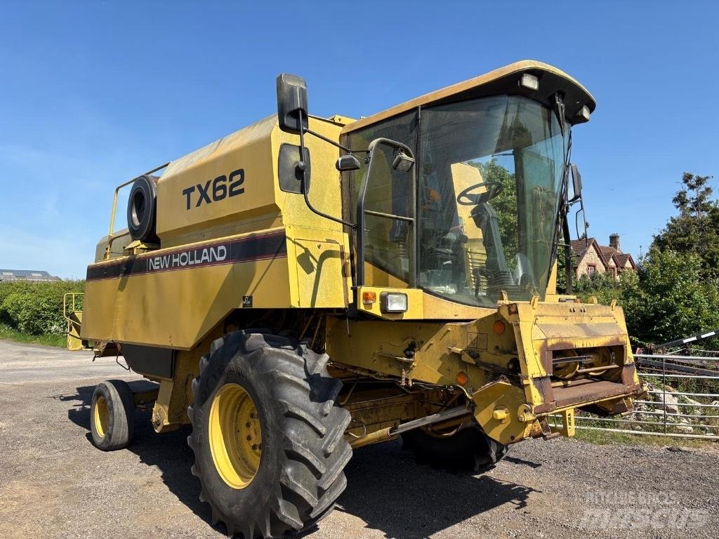 New Holland TX 62 Combine harvesters