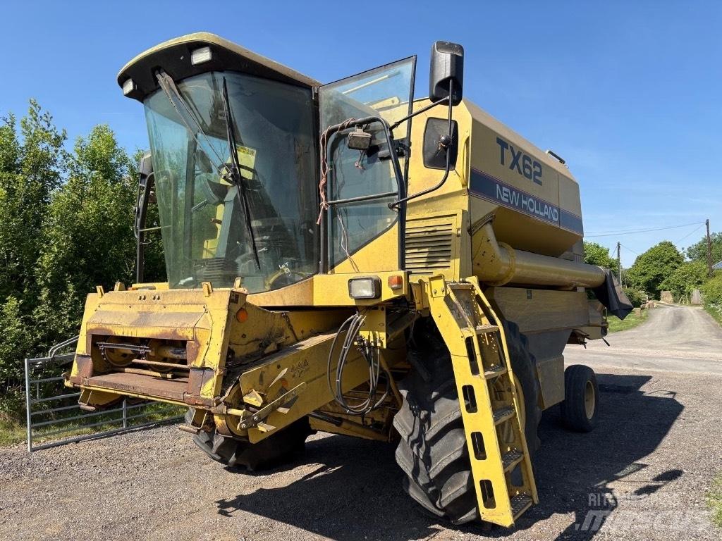 New Holland TX 62 Combine harvesters
