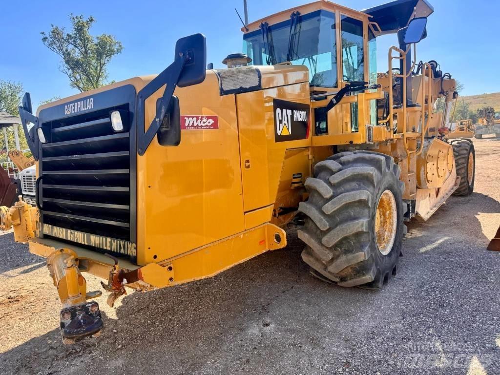 CAT RM 300 Asphalt recyclers