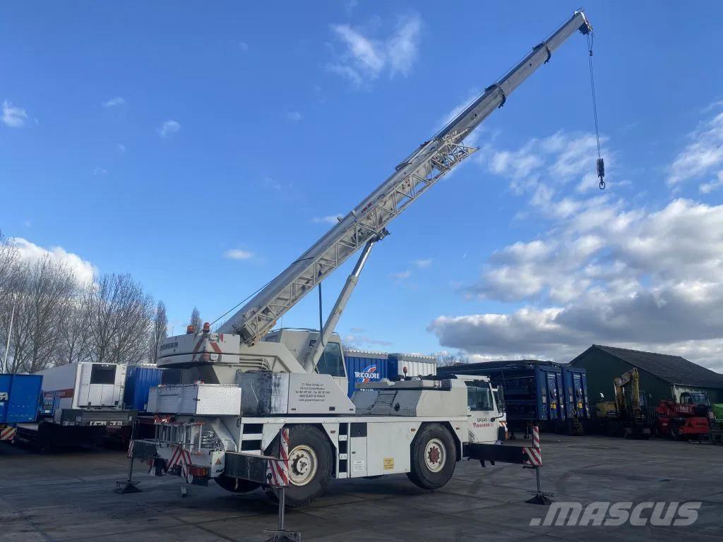 Liebherr LTM1030 All terrain cranes