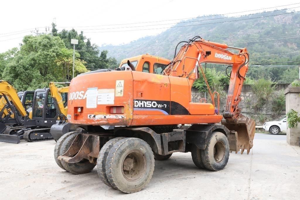 Doosan DH 150 W-7 Wheeled excavators