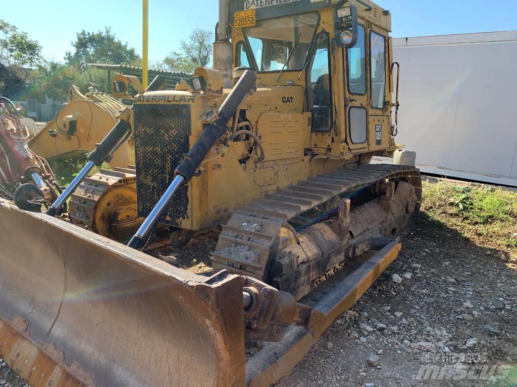 CAT D5B Crawler dozers