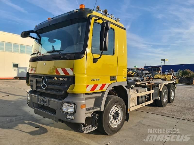 Mercedes-Benz DB2646 Hook lift trucks
