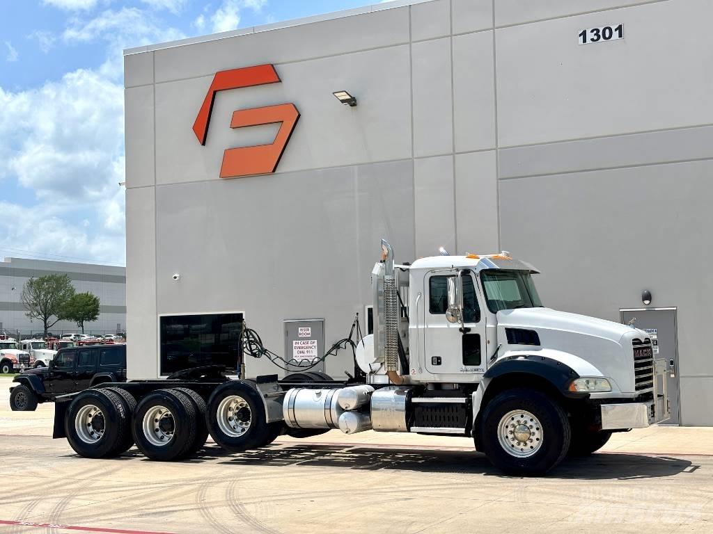 Mack Granite GU 813 Tractor Units