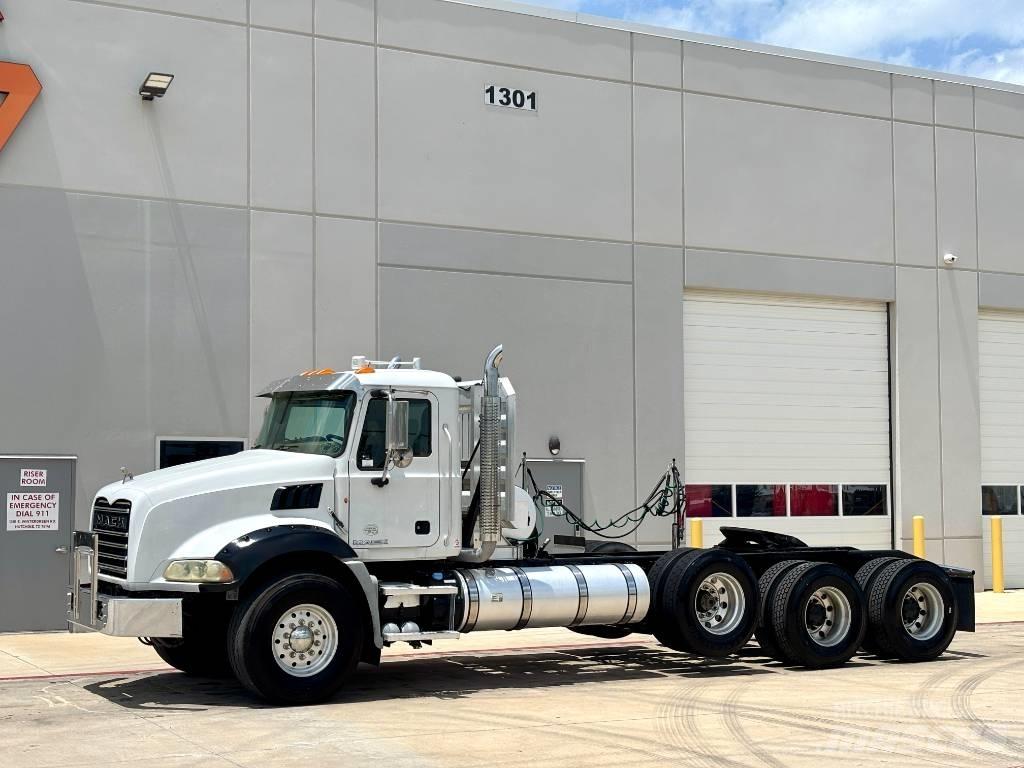 Mack Granite GU 813 Tractor Units