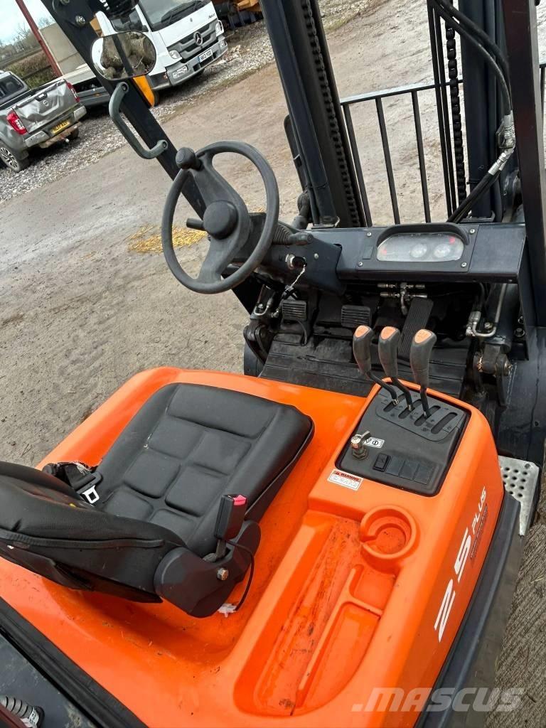 Doosan G 25 GP Plus LPG trucks