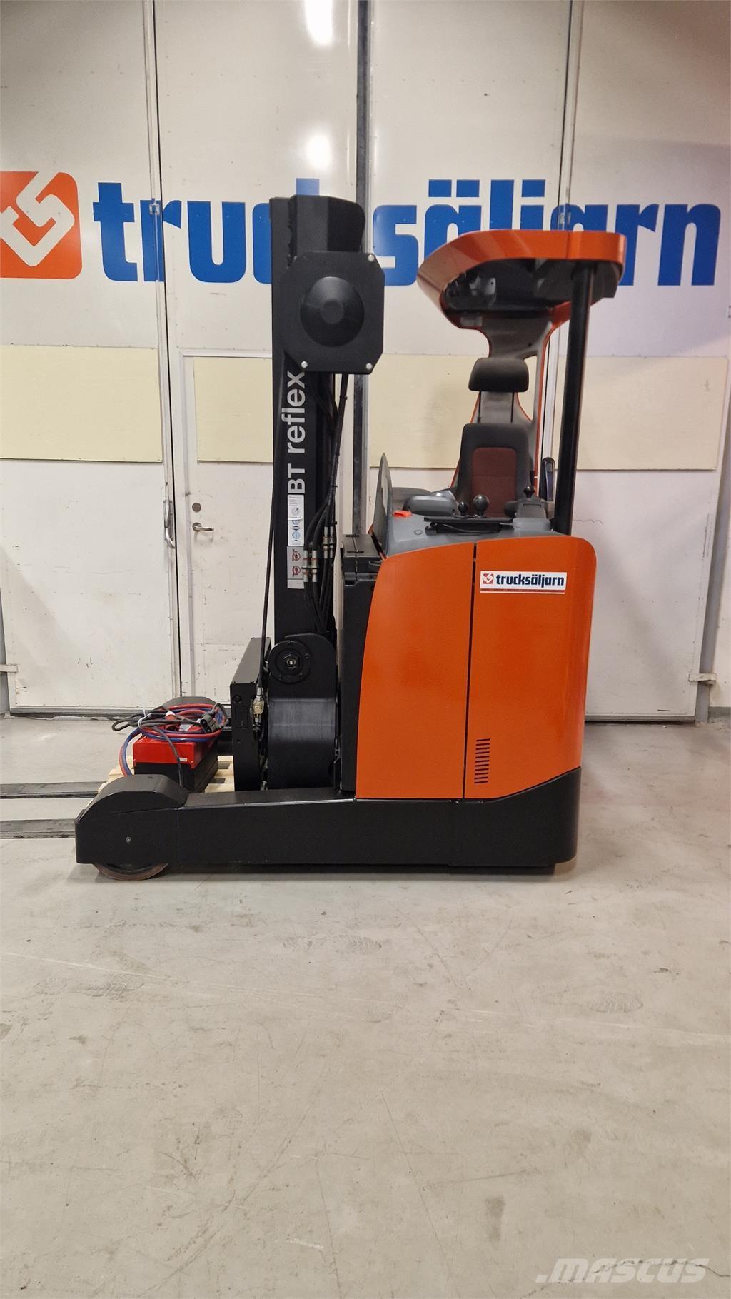 BT RRE200E Reach trucks