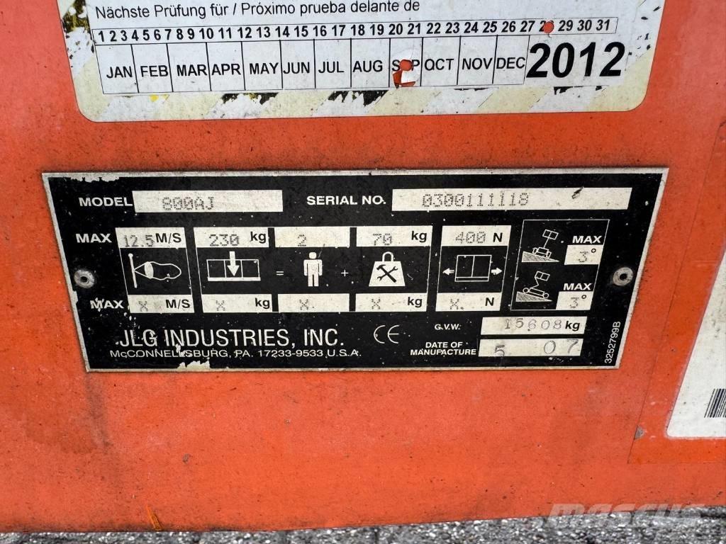 JLG 800 AJ Articulated boom lifts