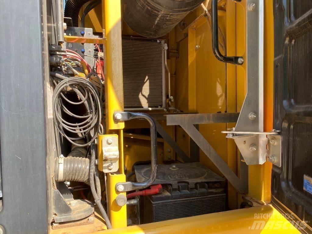 CAT 324E Crawler excavators