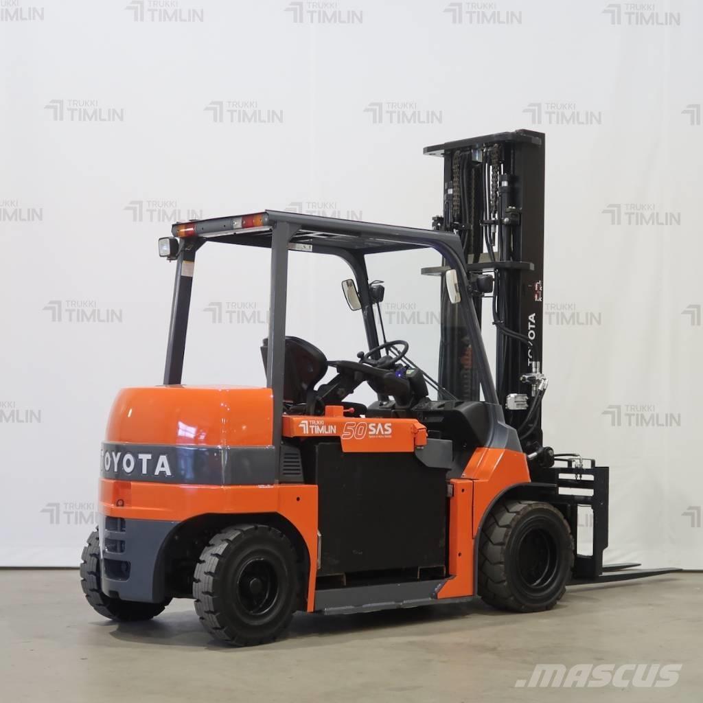 Toyota 7FBMF50 Electric forklift trucks